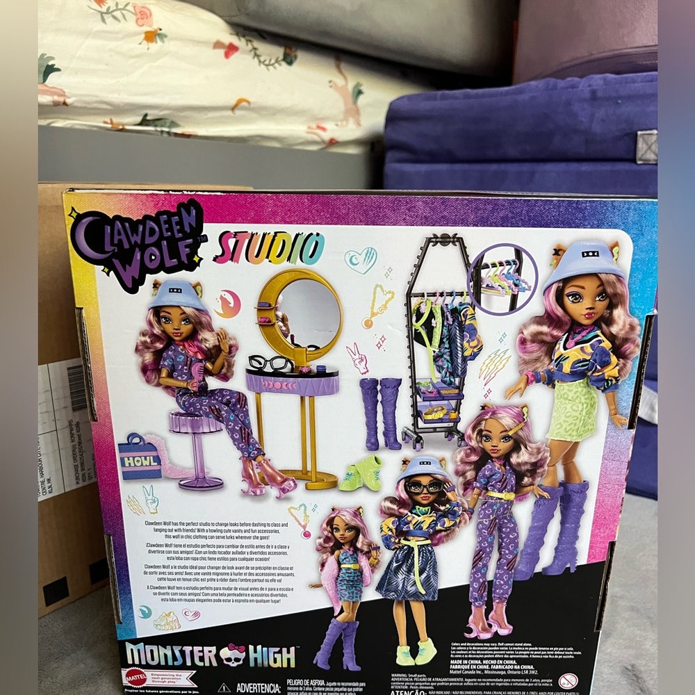 Monster High Doll & Playset, Clawdeen Wolf Boo-tique Studio with Accessories - Picture 5 of 10